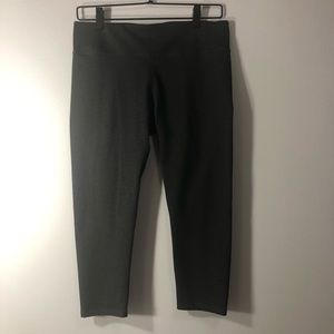 FABLETICS - Cropped Leggings. NWOT
